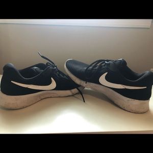 Nike Tennis Shoes